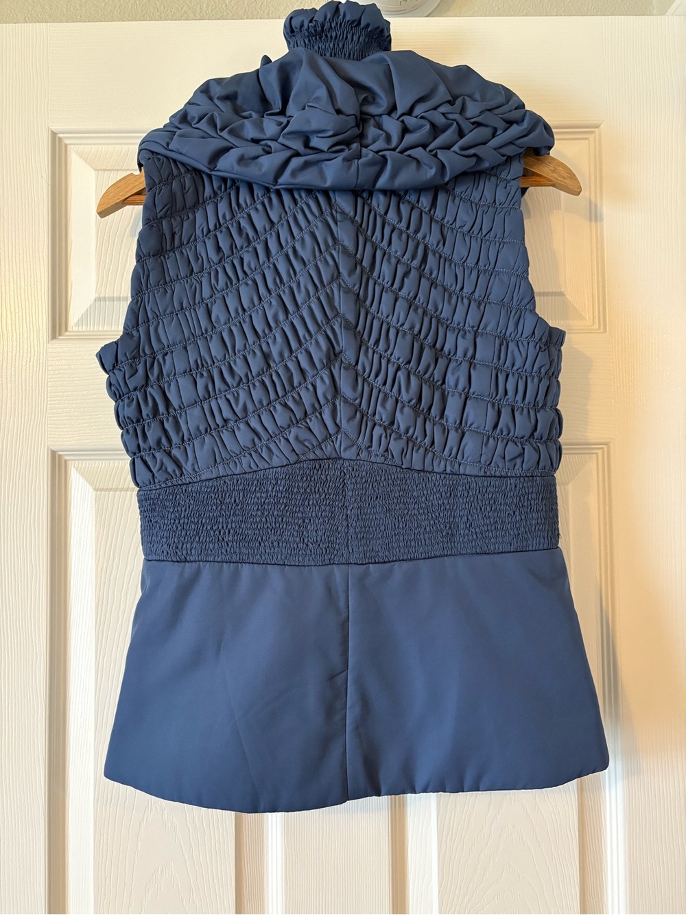Elie Tahari Dark Navy Quilted Hooded Vest with Smocked Waist - Picture 3 of 6